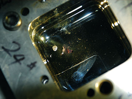 <a href='http://www.lf12.com.cn/product/3.htm' class='text_a'>模具激光焊機</a>修復鏡面模具效果